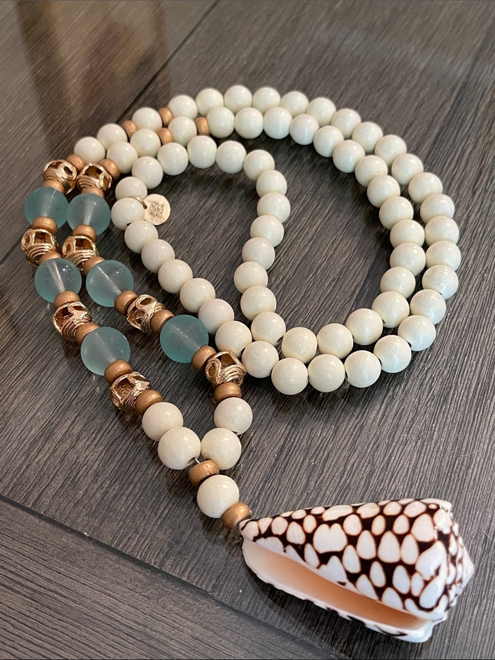 byou Boutique Style Coastal Beaded Necklace with a Large Shell